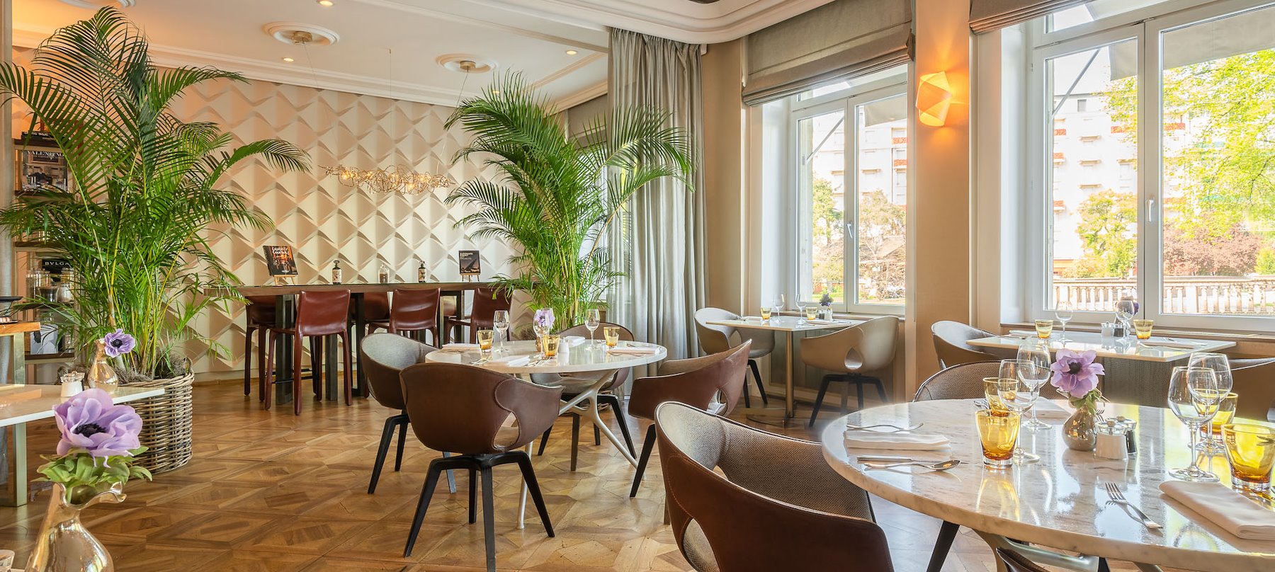 Home Living Room Bar & Kitchen